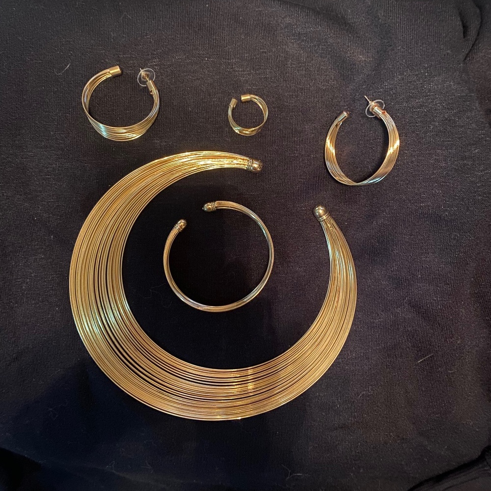 Necklace, earrings, ring & bracelet set